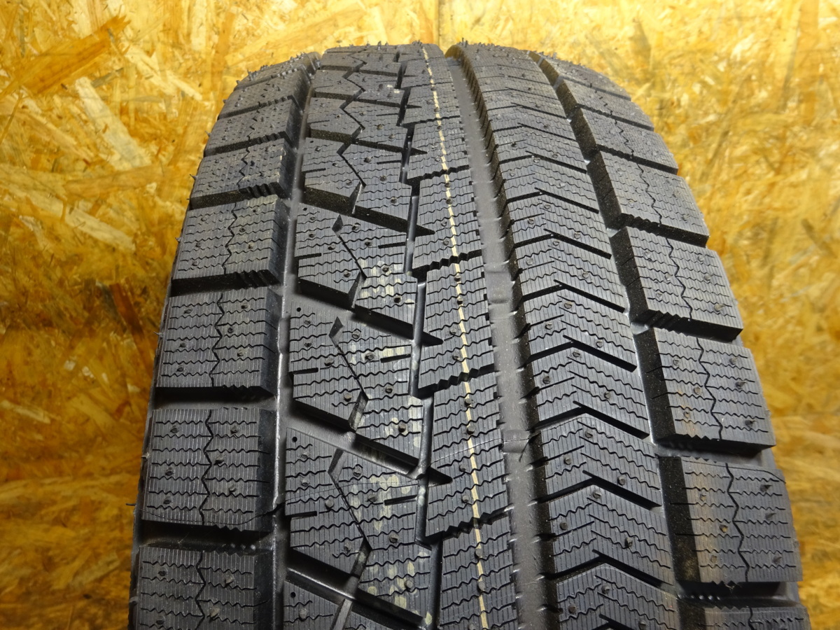 【青森発】225/45R18 91Q★未使用品 ブリヂストン BLIZZAK VRX 2018年製 1本 スタッドレス【送料無料】AOM-BS004 パンク修理 予備に 91Q 225&frasl;45R18 BLIZZAK R18 2023年製造 4本