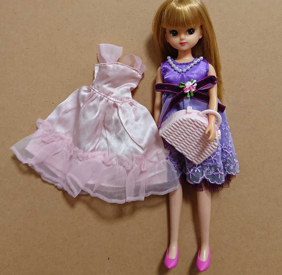 日本製 昔の リカちゃん 紫 ドレス ピンク 靴 バッグつき リカちゃん人形 本体 着せ替え人形 アウトフィット 洋服 Licca 人形 売買されたオークション情報 Yahooの商品情報をアーカイブ公開 オークファン Aucfan Com