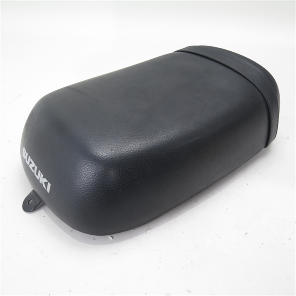 人気SALE，本物保証 ST250E/NJ4CA 純正 タンデムシート S1220B08(純正品)｜売買されたオークション情報、yahooの商品情報をアーカイブ公開 - オークファン スズキ用