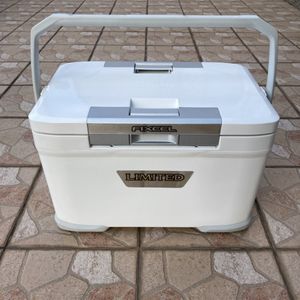 注目ブランドのギフト クーラーボックス 美品 シマノ Shimano 中古 釣り用 6面真空パネル 22リットル Zf 022n フィクセル プレミアム 30l未満 Labelians Fr