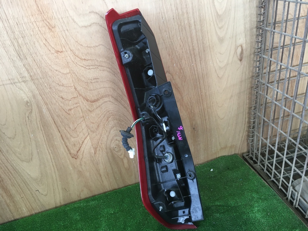 T31/NT31/DNT31 エクストレイル 後期 右テールランプ KOITO 220-23308