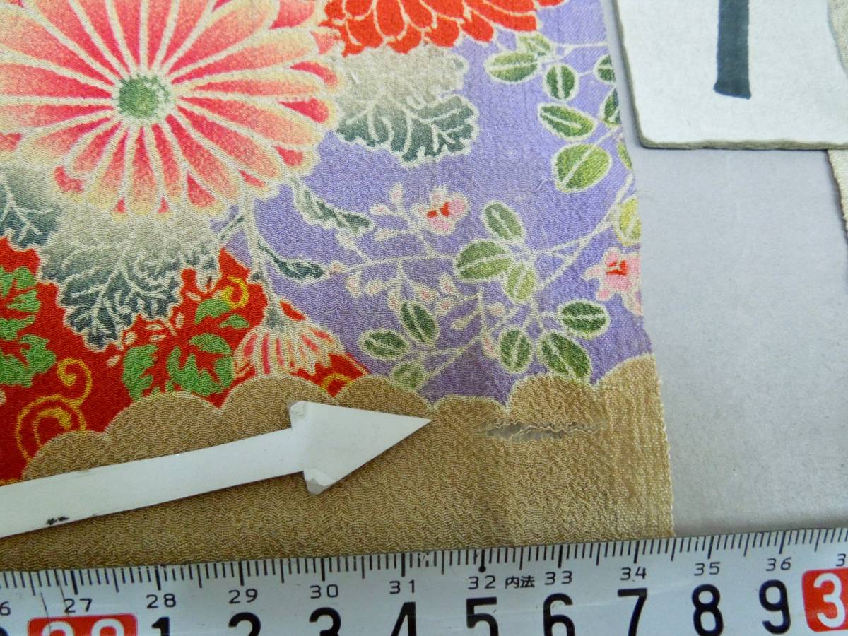 絹織物 古布 古裂 No111 江戸縮緬 和楽器に花の図 琴 笛 琵琶 菊 桔梗 萩 古裂布 アンティーク リメイク パッチワーク リメイク素材 売買されたオークション情報 Yahooの商品情報をアーカイブ公開 オークファン Aucfan Com