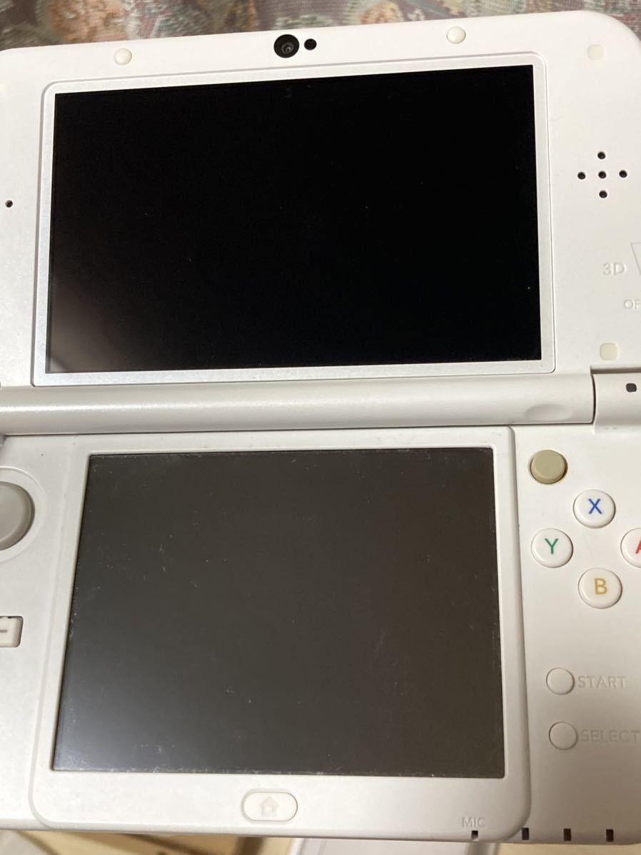 中古 Newニンテンドー3DS LL パールホワイト クリアケース 充電器つき  