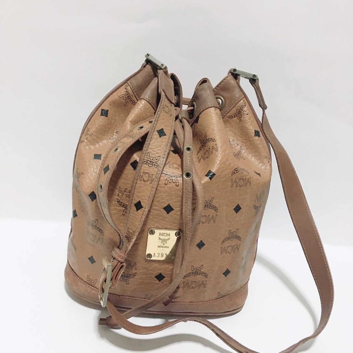お買い得，大得価 【美品】MCM エムシーエム 巾着ショルダーバッグ