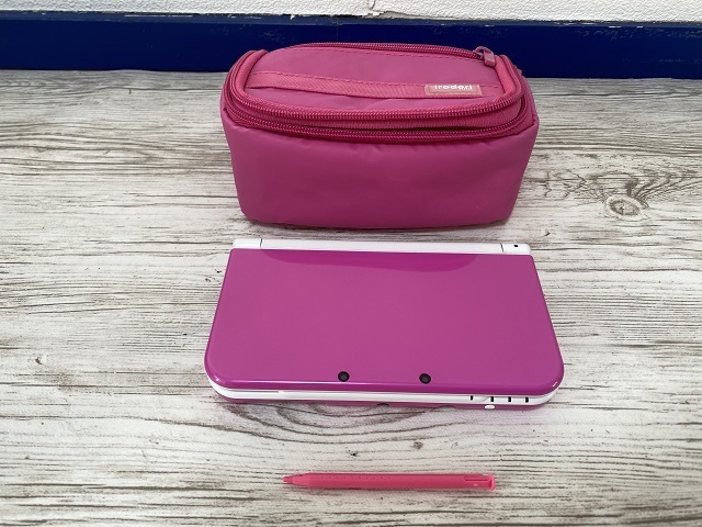 美品 New ニンテンドー3DS LL ピンク×ホワイト 本体 任天堂 Nintendo