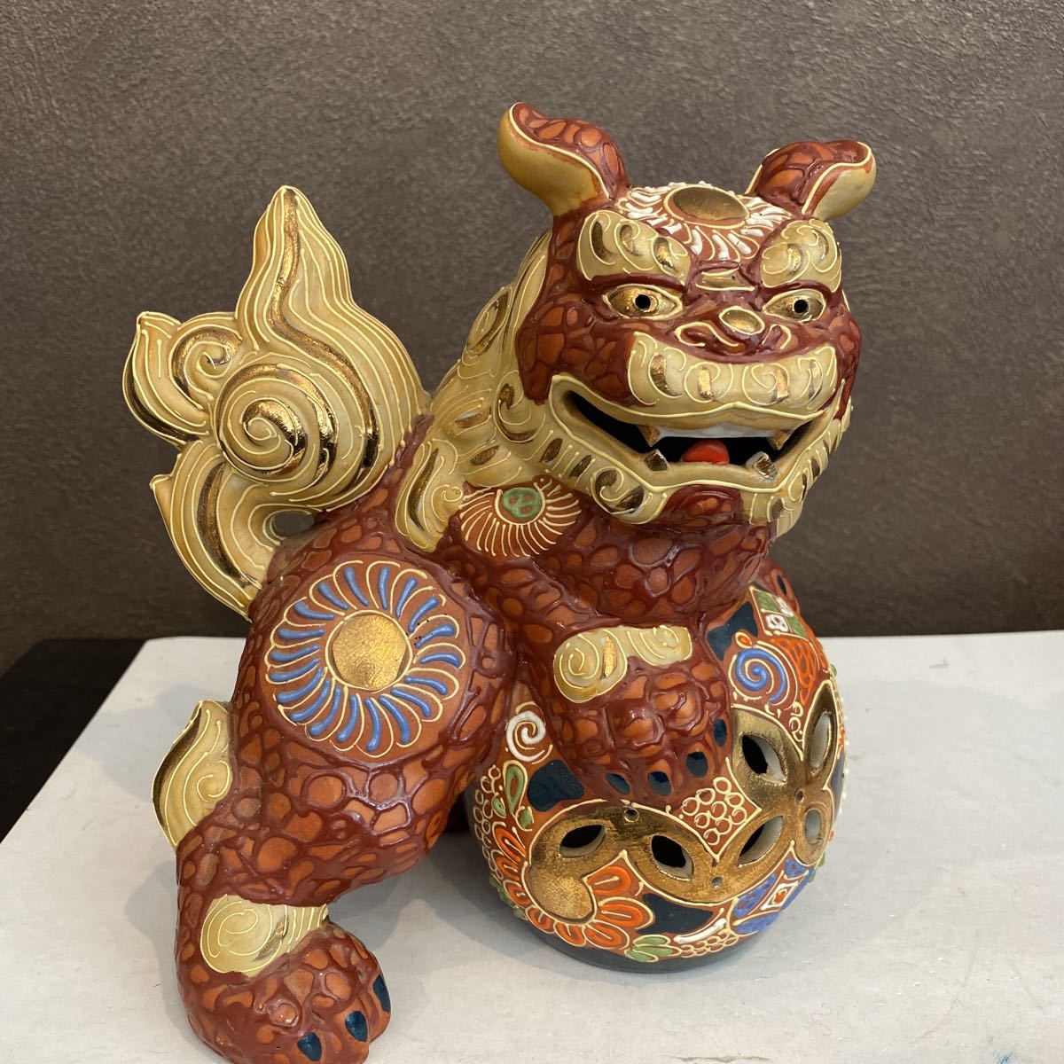 九谷焼 魔除け シーサー 犬吉 九谷 売買されたオークション情報 Yahooの商品情報をアーカイブ公開 オークファン Aucfan Com