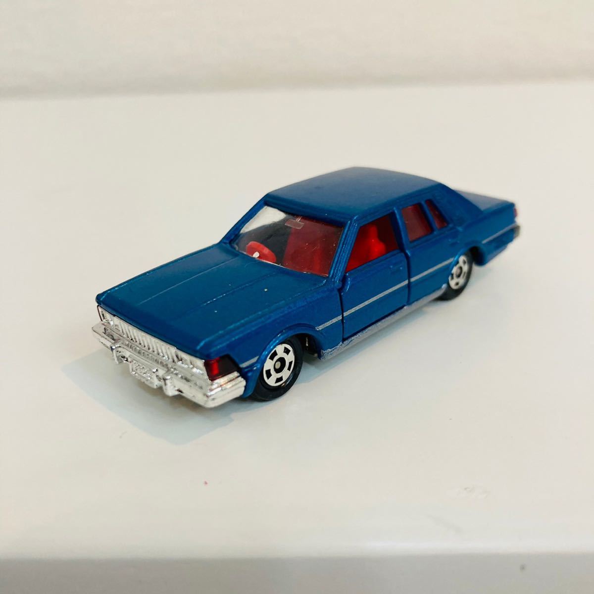 委託品】トミカ 日本製 黒箱 No.13 ニッサン セドリック 280E ブロアム