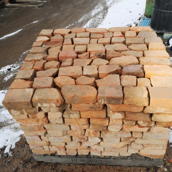 セール，人気 耐火煉瓦 赤レンガ 欠け品 1パレット 約823kg 個人様 法人様 もリフトをお持ち ない方は営業所止め発送(その他)｜売買されたオークション情報、yahooの商品情報をアーカイブ公開 - オークファ その他