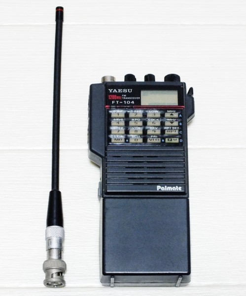 ☆ヤエス　1200MHz帯FMハンディ機　FT-104☆ FT-104 1200MHz ハンディー機 希少 ヤエス YAESU ☆ヤエス 八重州無線