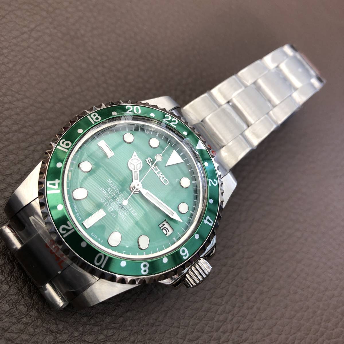 SEIKO MOD NH35 GMTタイプ グリーンアルミベゼルインサート カスタム 