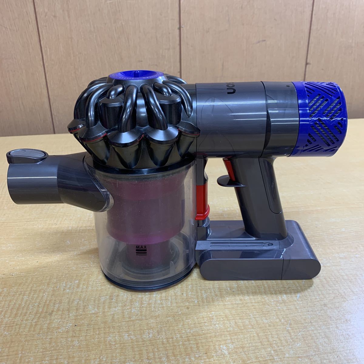 岩 M○ Dyson ダイソン V6 fluffy origin コードレスクリーナー サイクロン式掃除機 充電器+ブラケット付き Dyson fluffy dyson &frasl; Fluffyの公式商品情報｜美容・化粧品情報は Fluffy+