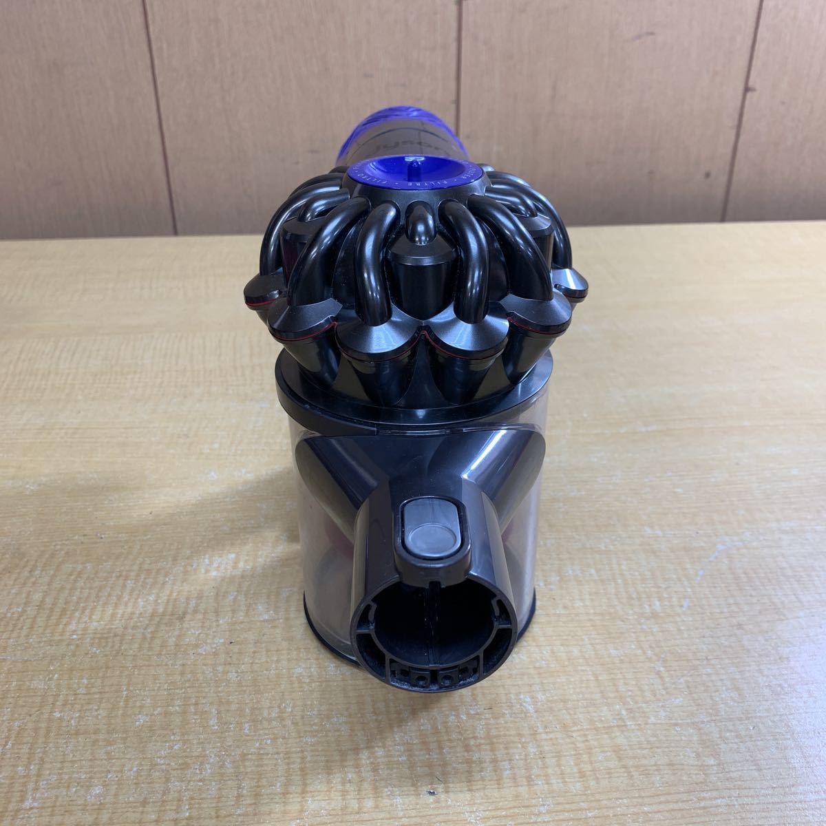岩 M○ Dyson ダイソン V6 fluffy origin コードレスクリーナー サイクロン式掃除機 充電器+ブラケット付き Dyson fluffy dyson &frasl; Fluffyの公式商品情報｜美容・化粧品情報は Fluffy+