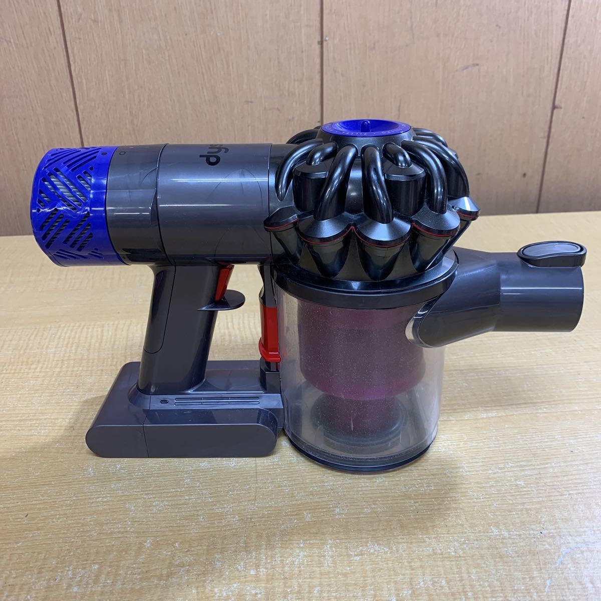 岩 M○ Dyson ダイソン V6 fluffy origin コードレスクリーナー サイクロン式掃除機 充電器+ブラケット付き Dyson fluffy dyson &frasl; Fluffyの公式商品情報｜美容・化粧品情報は Fluffy+
