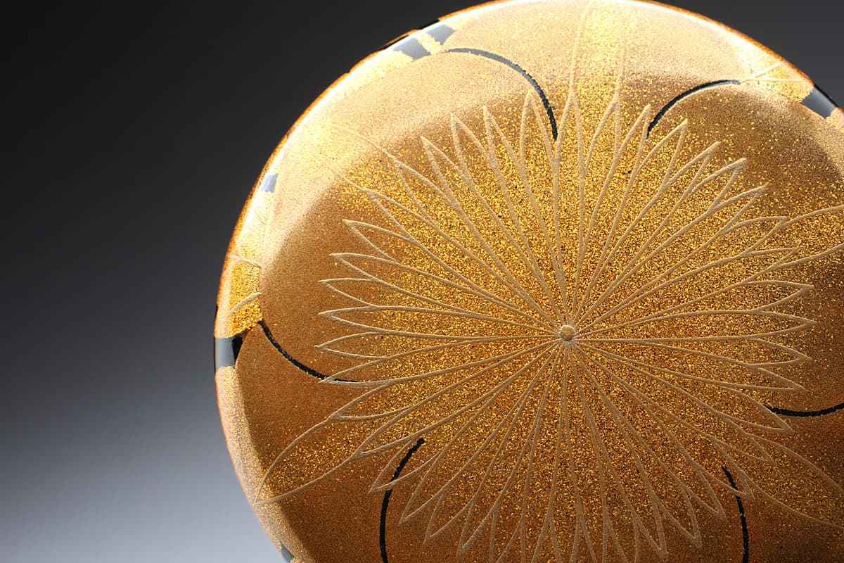 EA171 【寺尾茂雄 作(玉峰)】輪島塗 黒漆塗 鉄仙蒔絵棗 高7.5cm 重55g