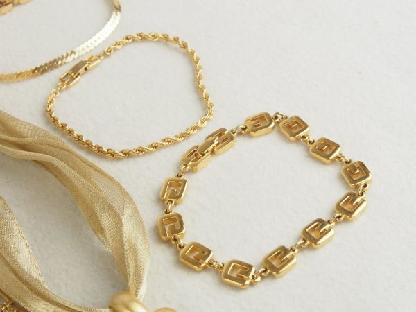 【GIVENCHY】ゴールド アクセサリーセットブレスレットネックレスイヤリング GIVENCHY ネックレス ジバンシー ストーン 0 ブローチ GIVENCHY