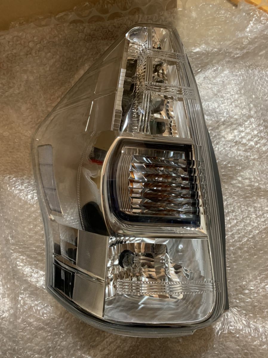 PTM-279 良品 プリウスα ZVW41W 左テール ユニットのみ 後期 LED点灯OK