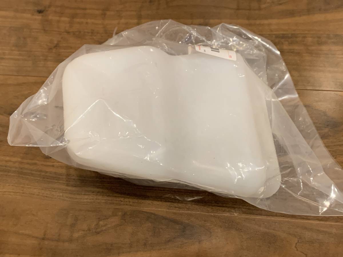 【トヨタ純正品】【新品】 JZX100系 リザーブタンク　マークⅡ チェイサー クレスタ　前期用　サブタンク　マーク２　ラジエター