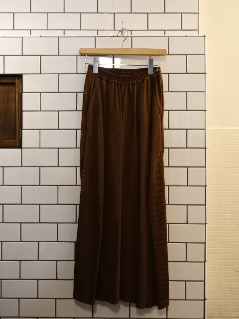 ◎not by kanata プリーツ　パンツ　茶　