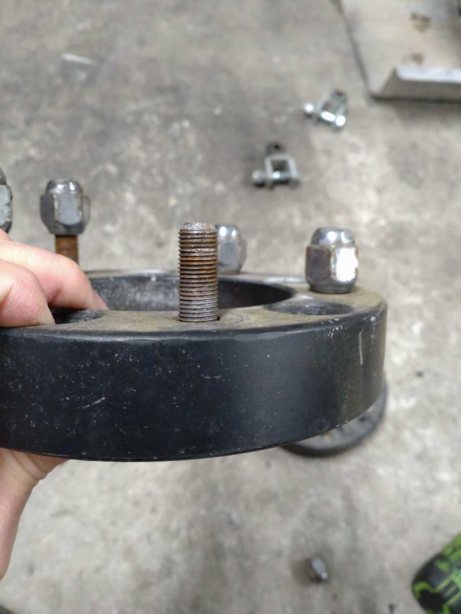 ジムニー ワイドトレッドスペーサーJA系専用 50mm 4枚 ナット付 JB23 ジムニー 60mm ワイトレ PCD139.7 5穴 4枚セット Amazon | ジムニー ワイドトレッド