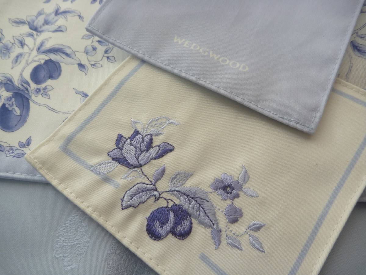 □ WEDGWOOD ウエッジウッド テーブルクロスとコースター 130×200