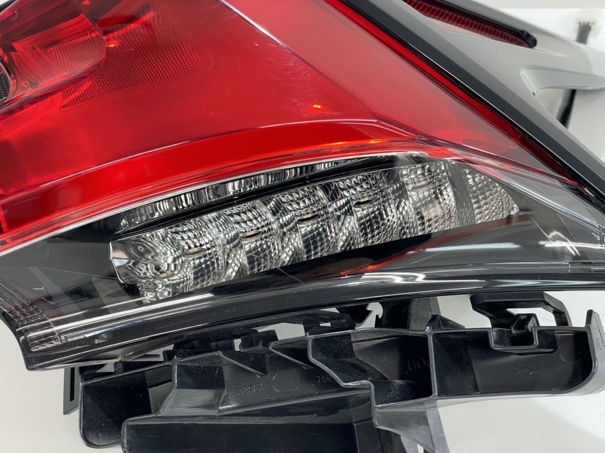 レクサスNX レクサス NX AGZ10 AYZ10 後期 純正 右 ウインカー