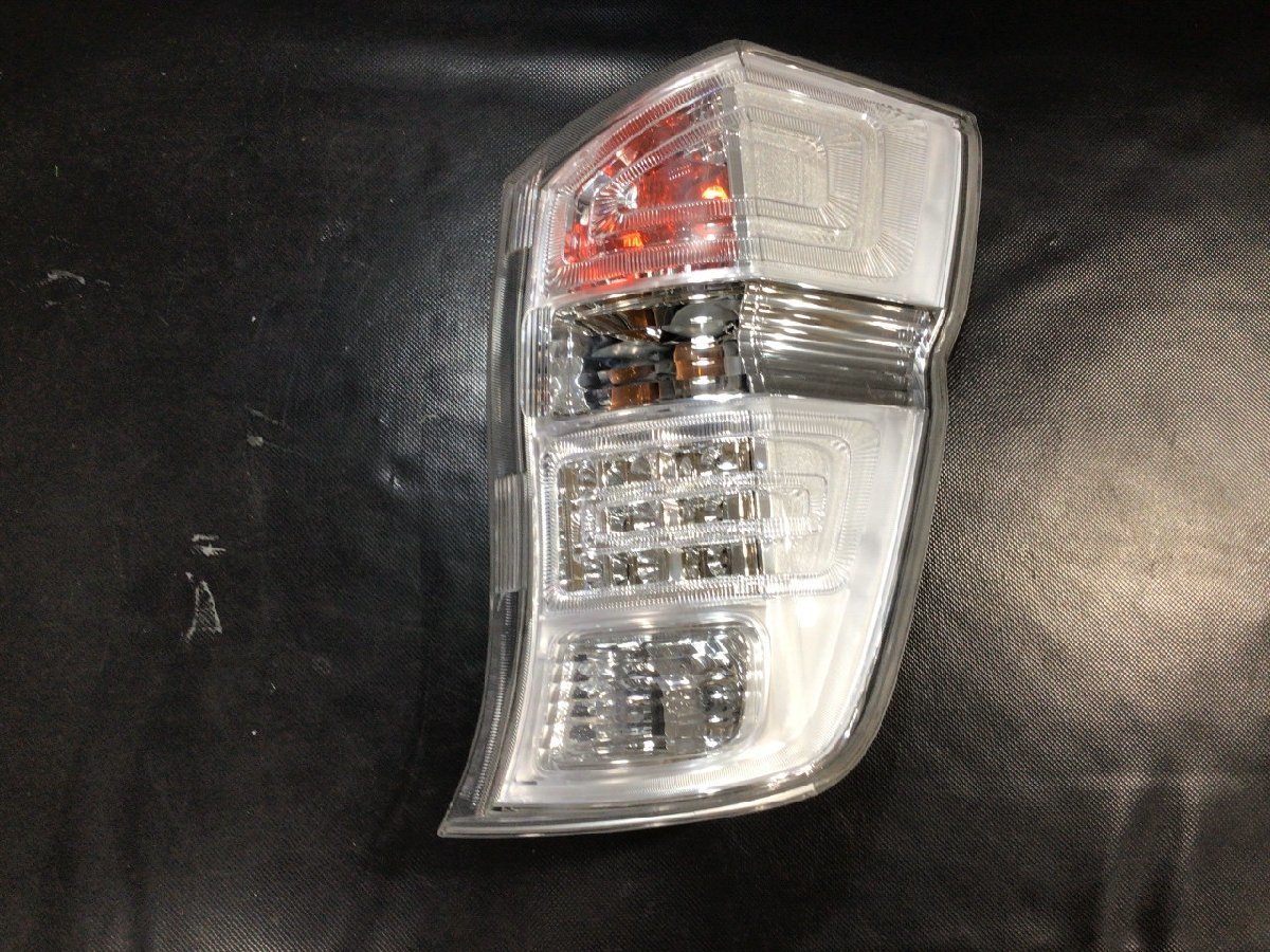 ステップワゴン スパーダ RK5 右テールランプ LED 品番：33500-SZW-J01