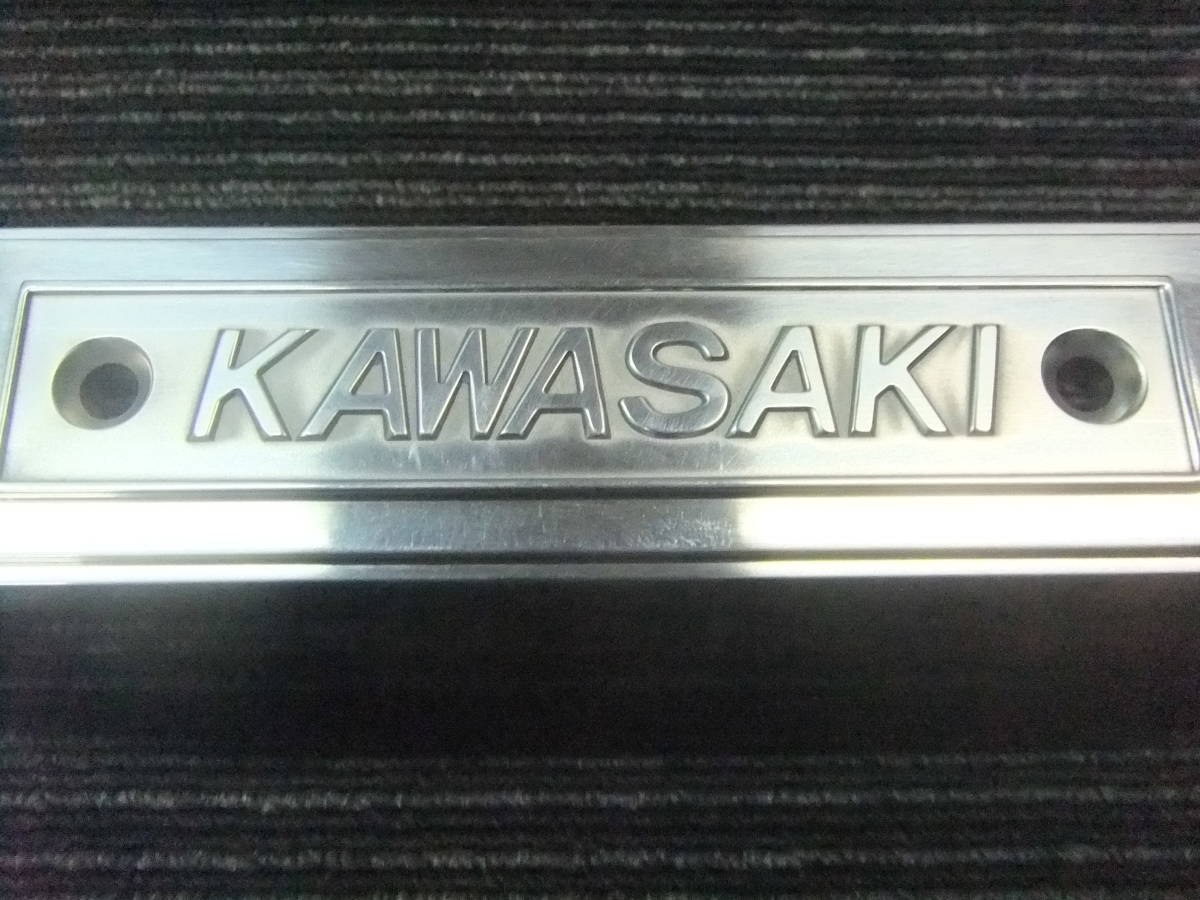 BEET ステムカバー　三又カバー KAWASAKI 文字入りアルミ製 三つ又カバー/ステムカバー (検索