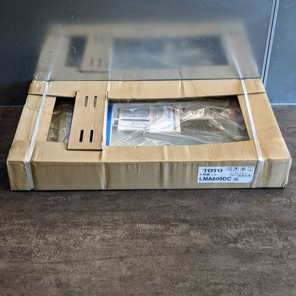 TOTO　洗面化粧台の化粧鏡部　LMA600DC　間口600　LED 未設置品