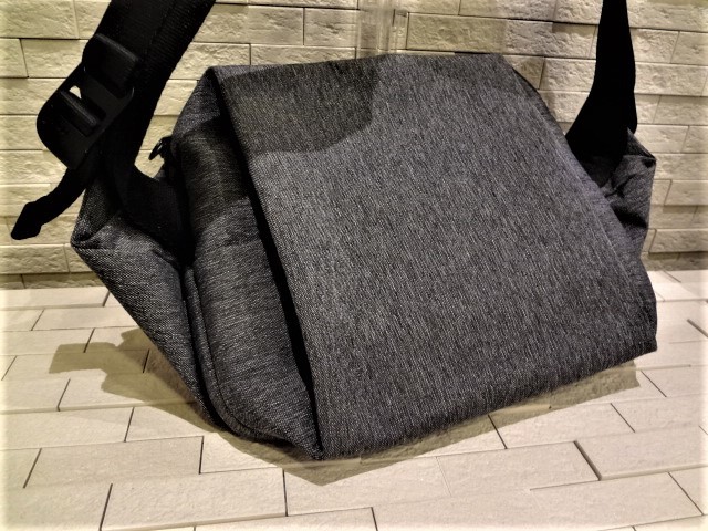 美品 cote&ciel ISARAU (コートエシエル イザラウ) ボディバッグ 