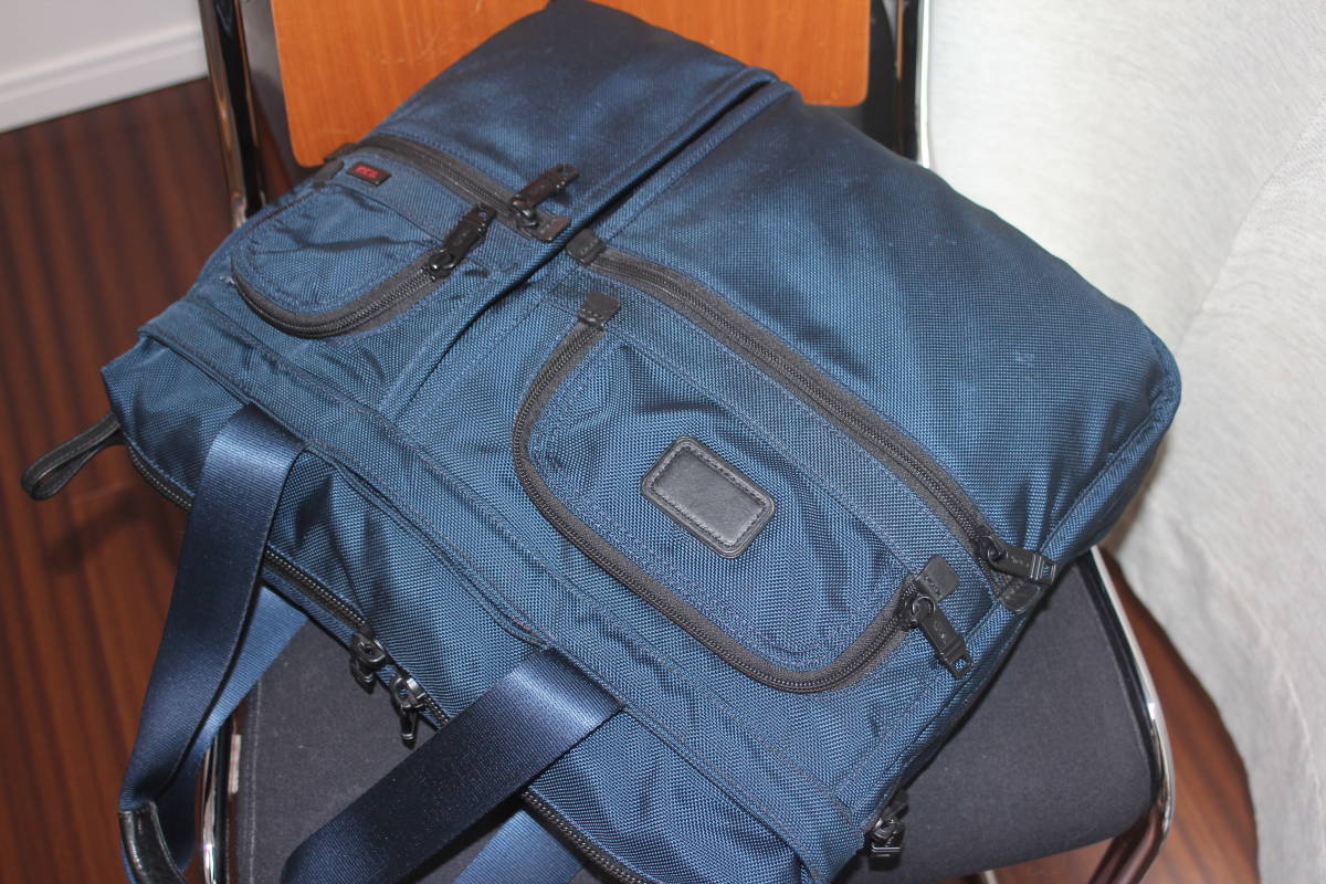 SHIPS別注☆TUMI☆エクスパンダブルデイトート「style 26168NVSE」美品