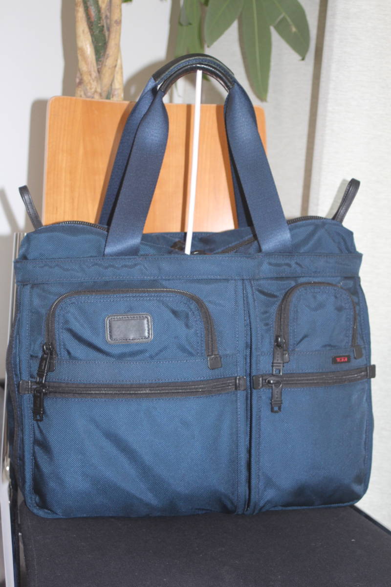 SHIPS別注☆TUMI☆エクスパンダブルデイトート「style 26168NVSE」美品
