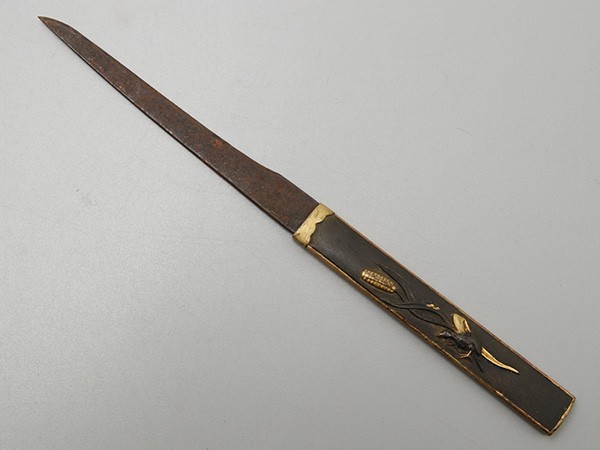 時代武具 小柄 ⁄ 桐箱付 赤銅魚々子地金色絵 日本刀装具 Q881. 穂付属
