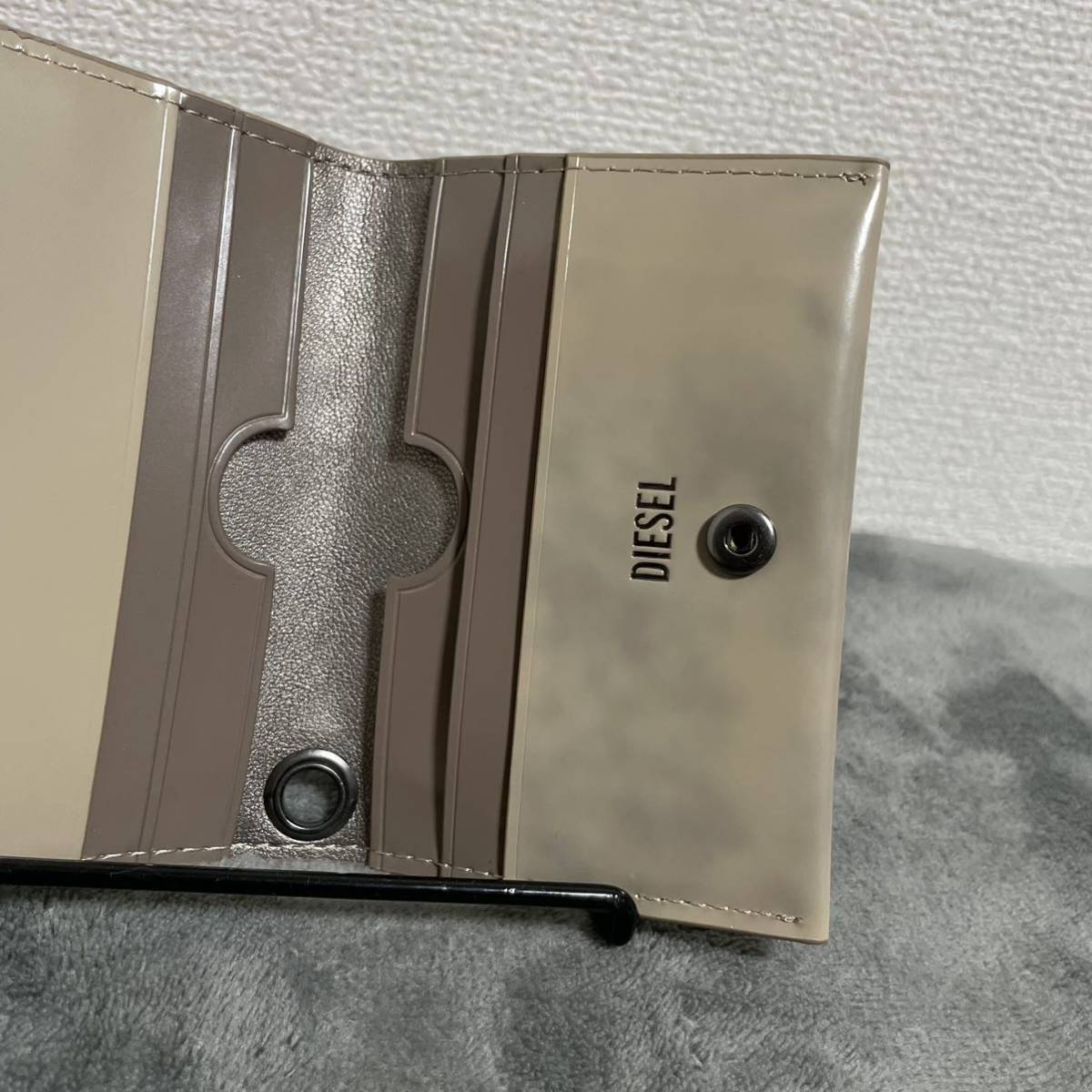 タグ付き 定価 900円 14dd Diesel ディーゼル スムース レザー カードケース キーリング チェーン その他 売買されたオークション情報 Yahooの商品情報をアーカイブ公開 オークファン Aucfan Com