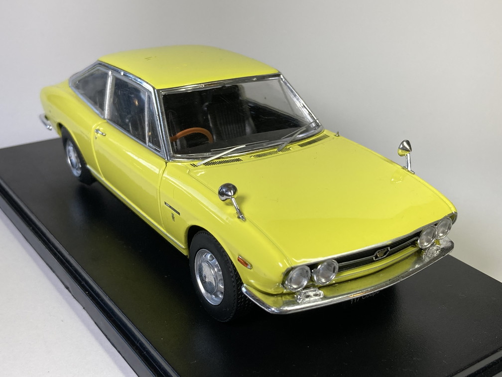 いすゞ Isuzu 117 クーペ Coupe (1968) 1/24 - アシェット国産名車
