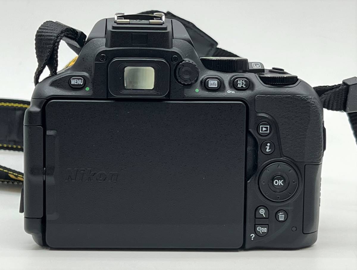 中古品 NIKON ニコン 【 D5600 ダブルズームキット 18-55VR / 70-300VR
