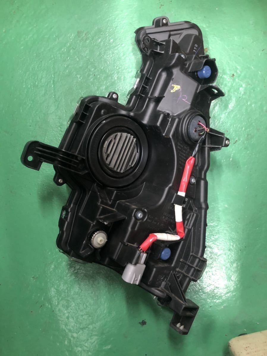 ZVW52 プリウスPHV 純正 右フォグランプ ウインカー ターンシグナル