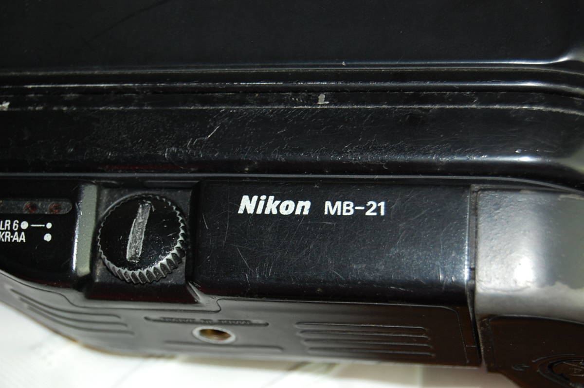 動作未確認・ジャンク Nikon ニコン F4 フィルム カメラ ボディ MB-21