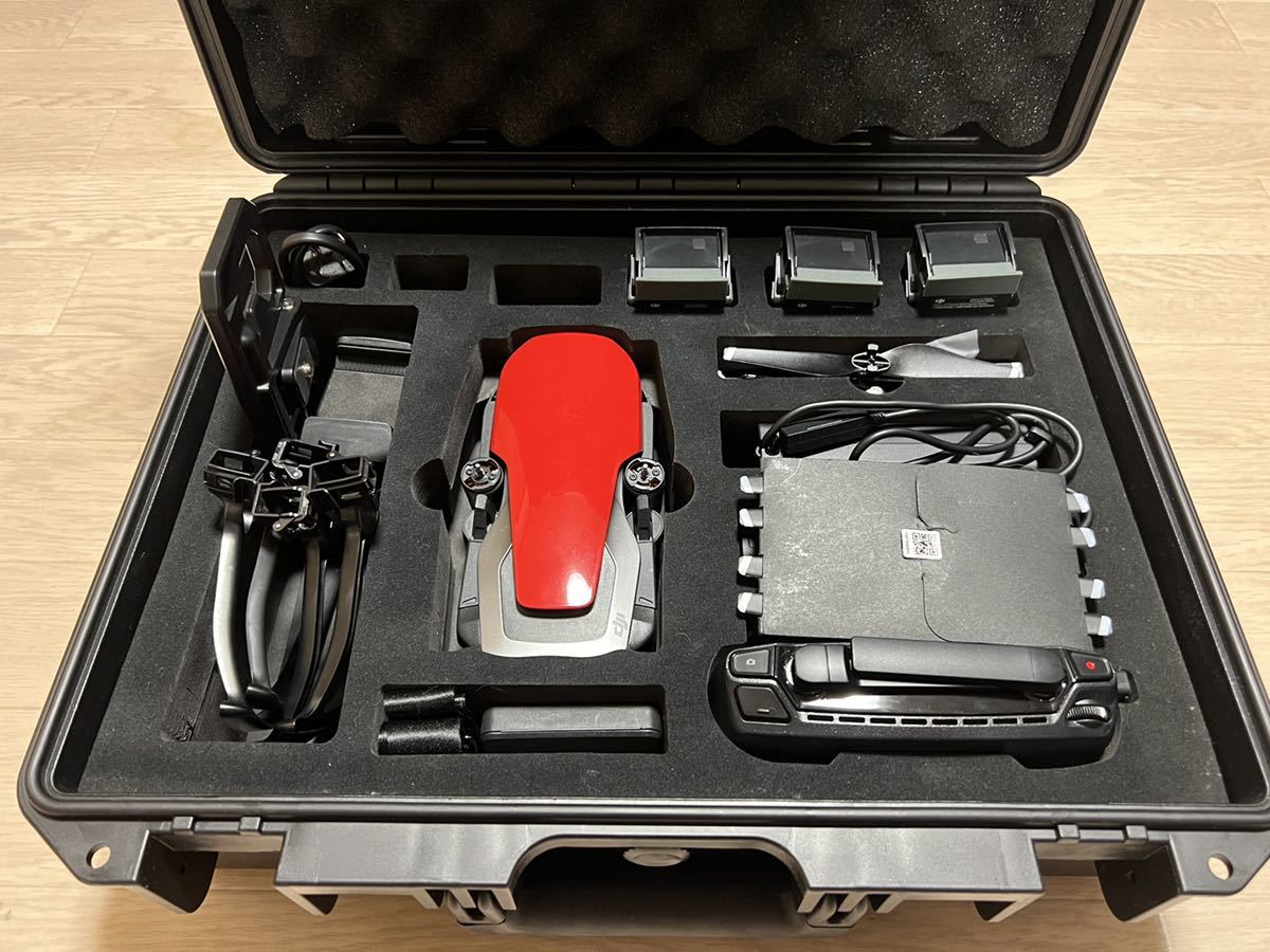 Dji マビックエアー　レッド フライモアコンボフルセットです。 DJI MAVIC AIR フレイムレッド フライモアコンボ 美品フルセット