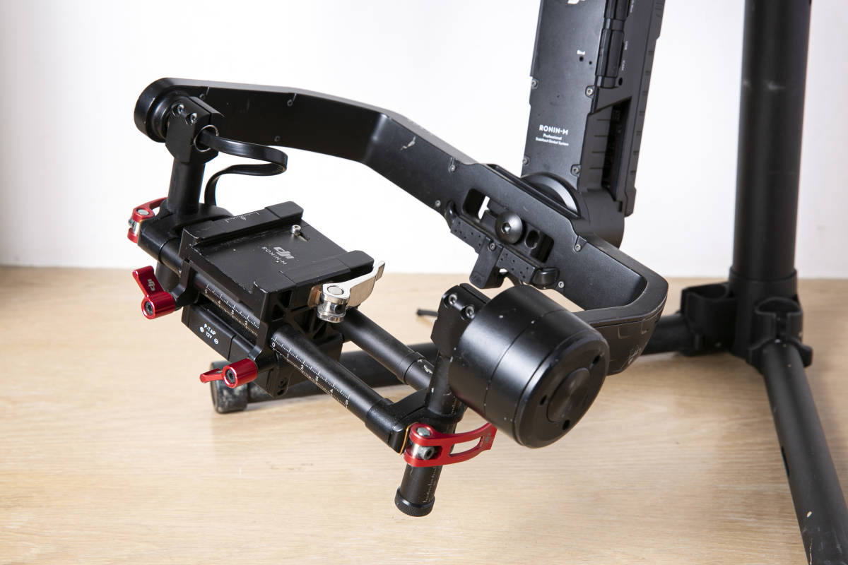 DJI RONIN-M 軽量 ハンドヘルド 3軸カメラジンバル スタビライザー