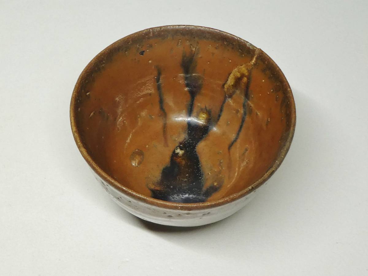 瀬戸椿手茶碗（桃山～江戸初期）