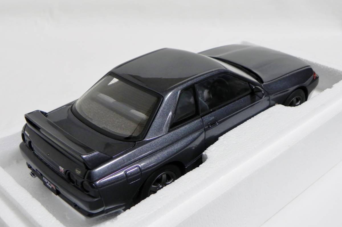 オートアート 1/18 日産 スカイライン GT-R R32 NISMO ガン 
