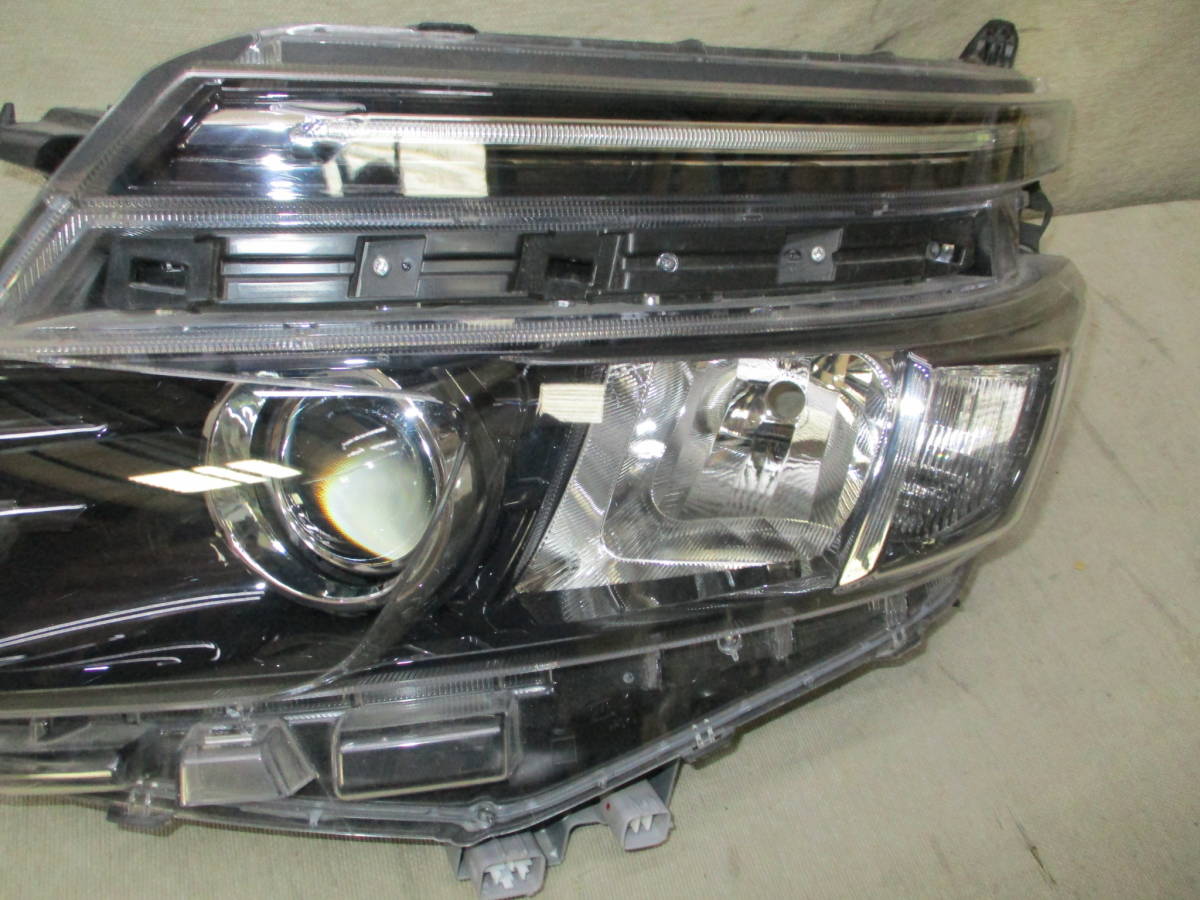 ヴォクシー ZRR80 前期 純正 左 ヘッドライト LED ICHIKOH 28-229