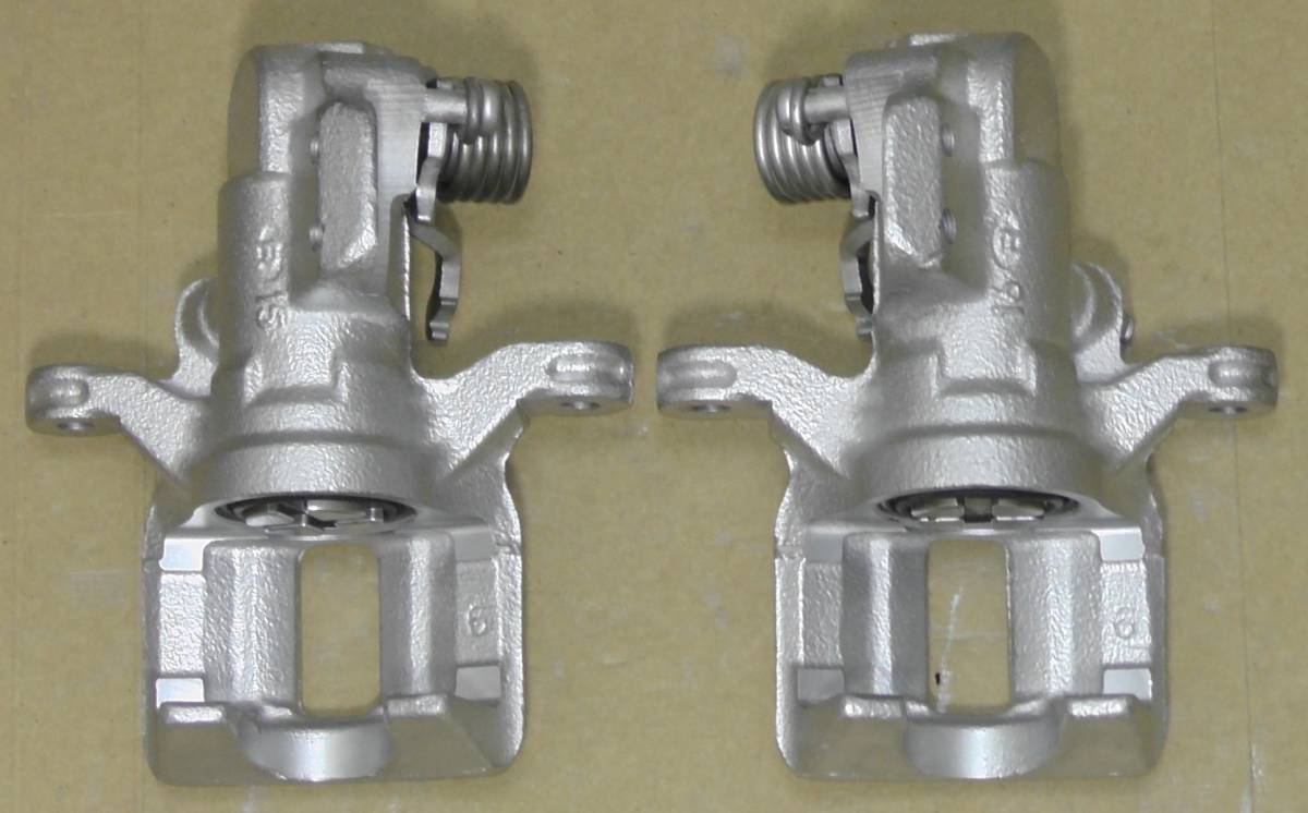 売り切り DBA-GE8 フィット RS リアキャリパー 左右 05-11-15-222 C1