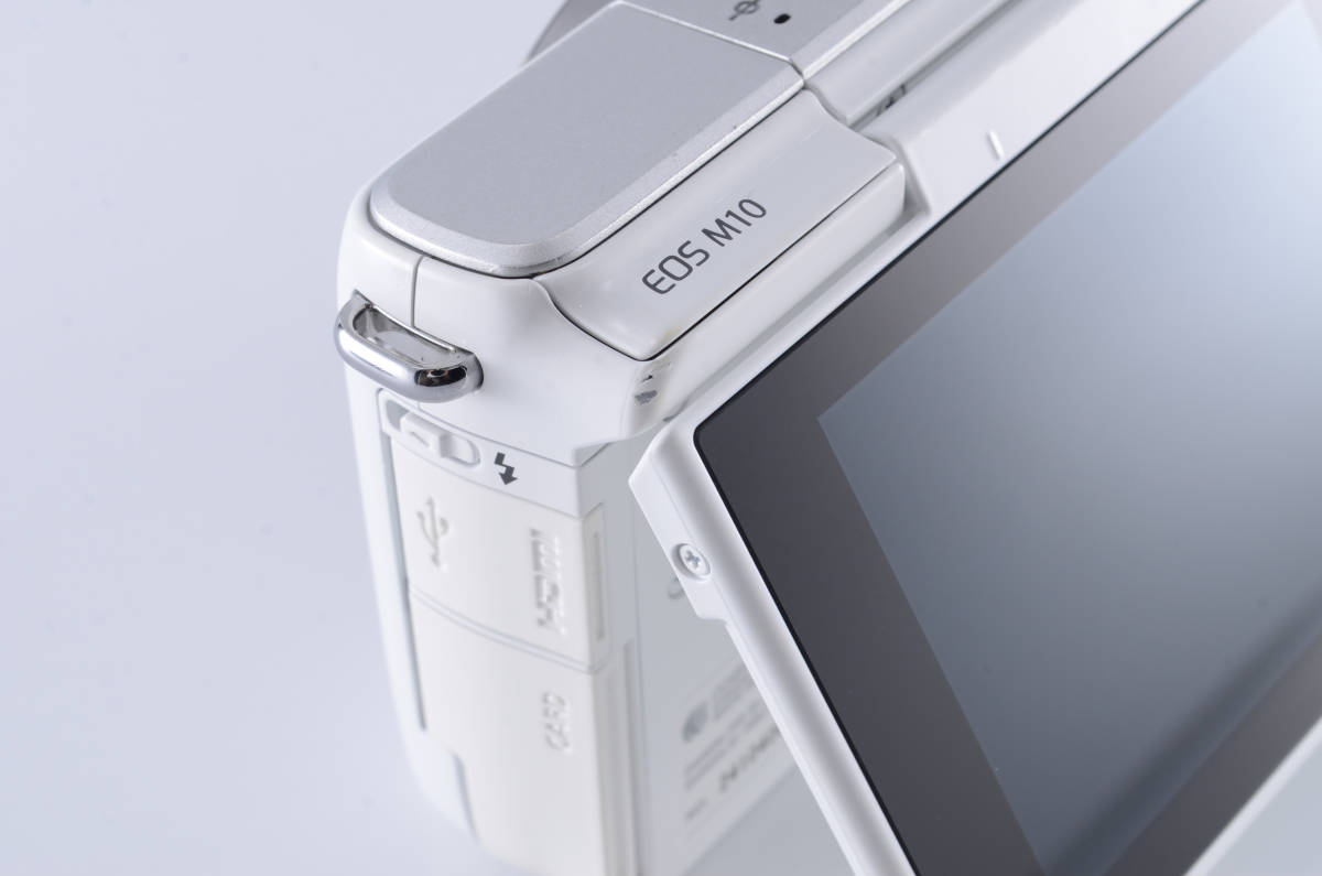 キヤノン Canon ミラーレス一眼カメラ EOS M10 ボディ(ホワイト 