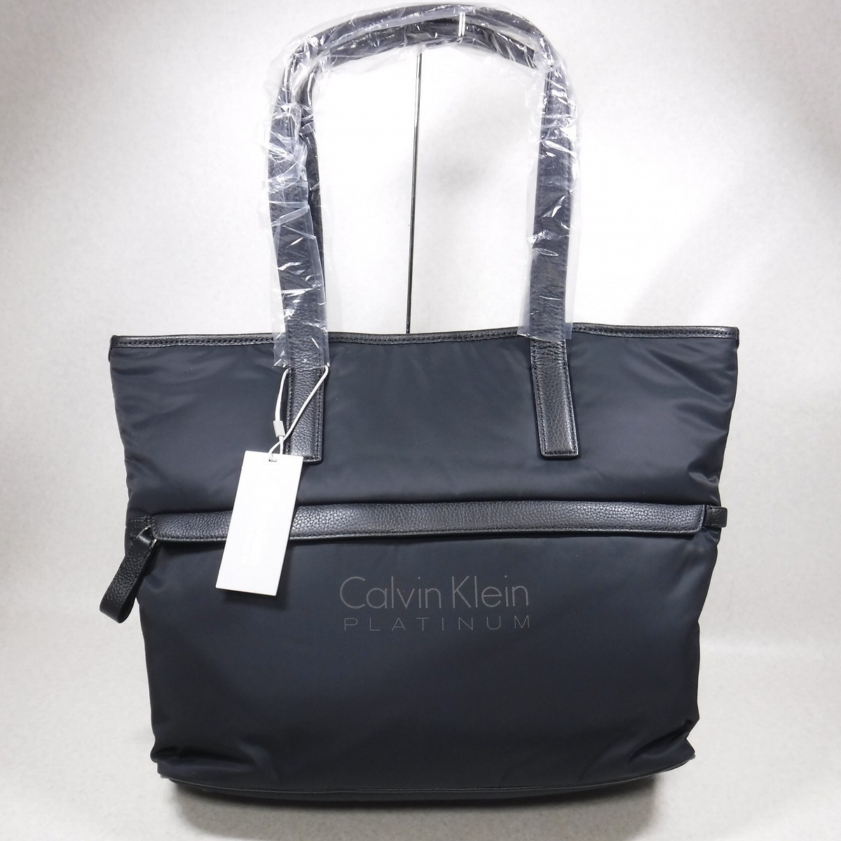 BB163 カルバンクライン 新品 定価27500円 黒 伊リモンタナイロン 