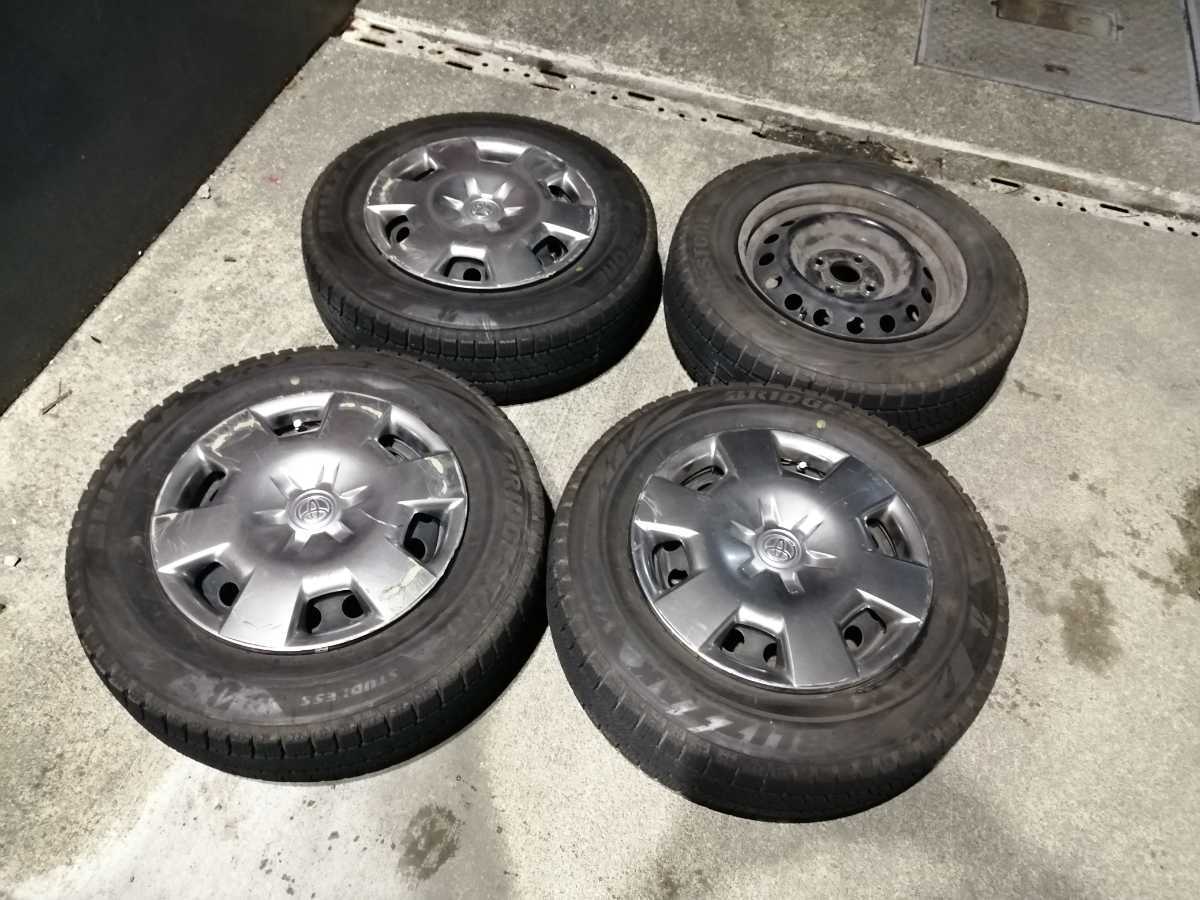 トヨタシエンタ純正スチール鉄チンホイールスタッドレスタイヤ175 