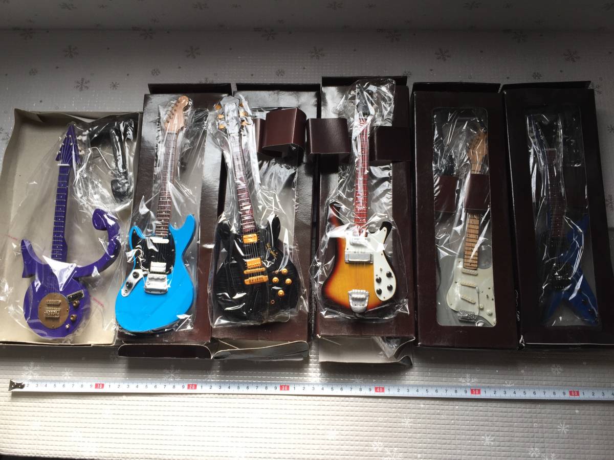 ギター フィギュア 4本セット PRINCE KURT COBAIN NIRVANA BB KING 