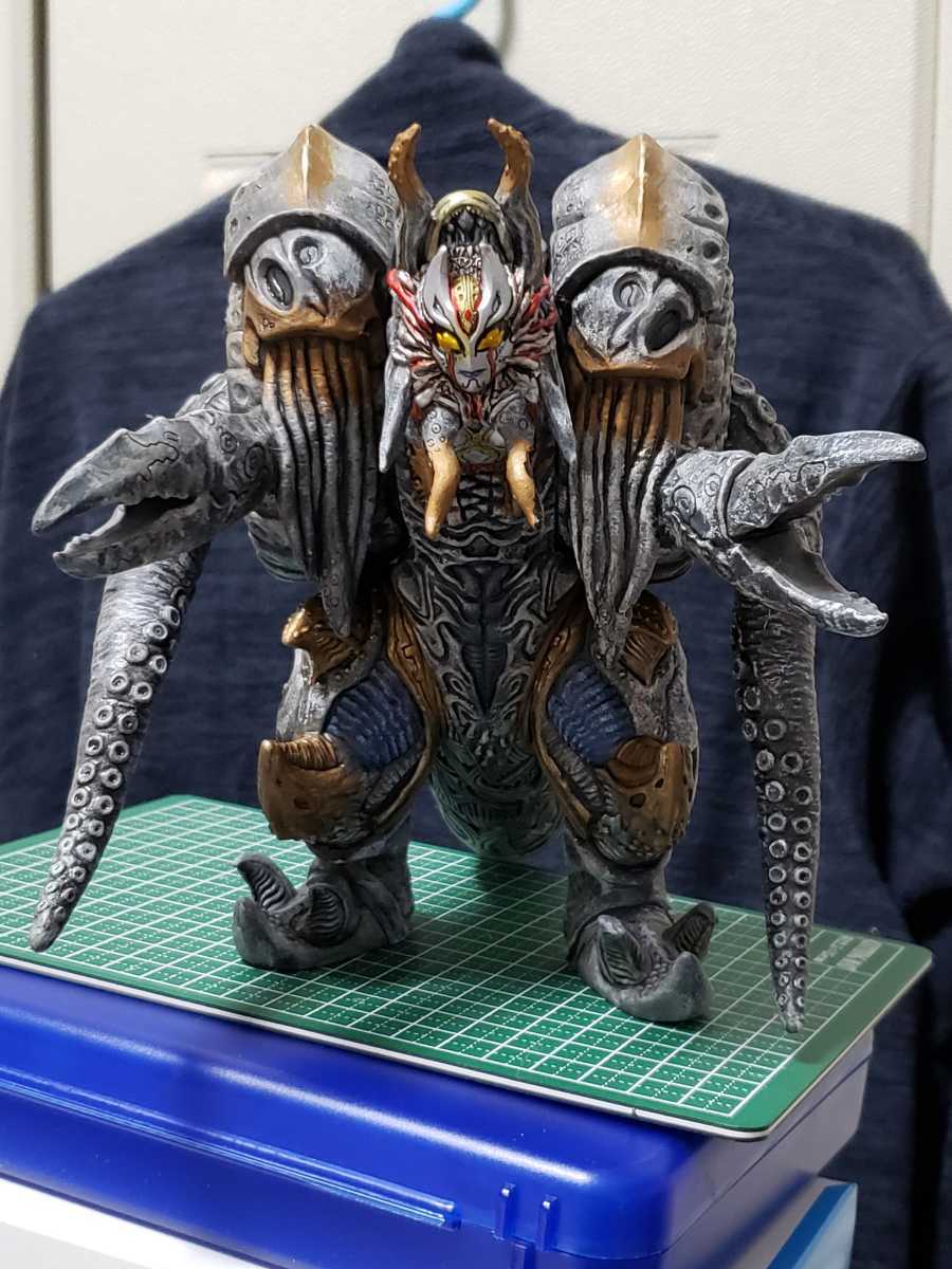 バンダイ ウルトラ怪獣DX 邪神メガロゾーア(第二形態)改造リペイント