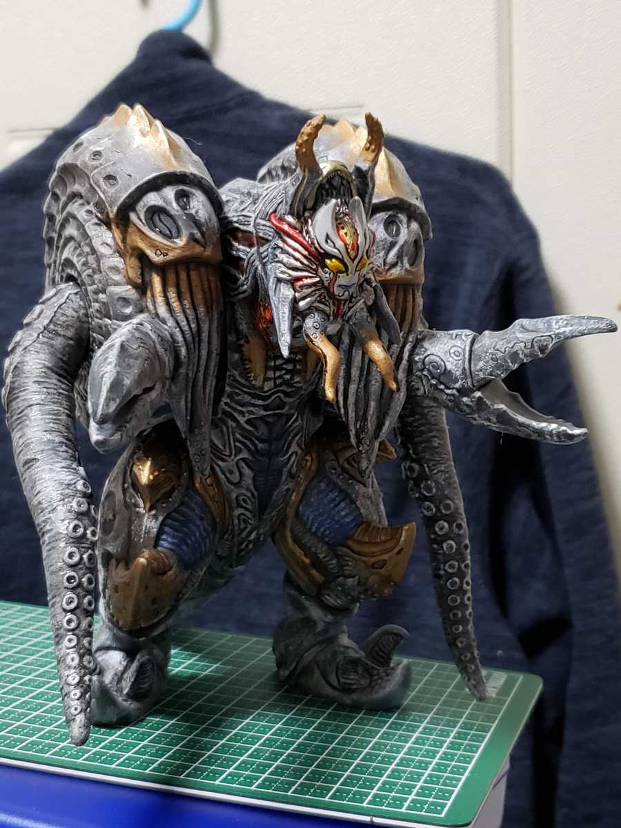 バンダイ ウルトラ怪獣DX 邪神メガロゾーア(第二形態)改造リペイント