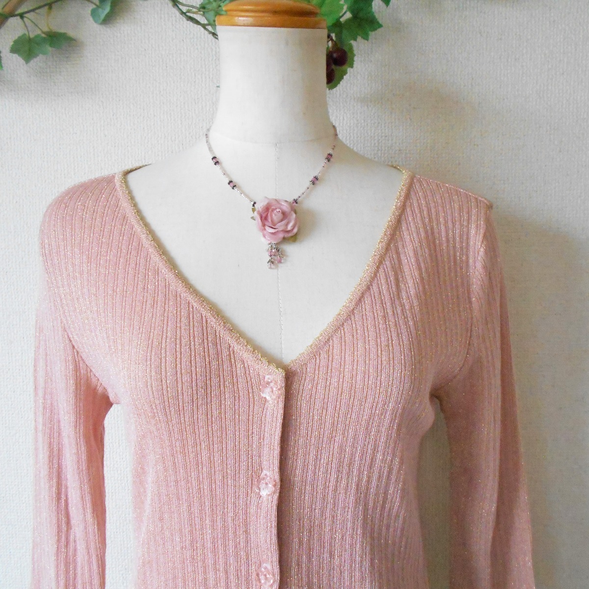 レストローズ LEST ROSE 春夏 向き ゴールド ラメ 入り 薄手 ７分袖 カーディガン 日本製 L\u0027EST ROSE レストローズ 茶 美品中古レストローズ バラ柄フリル長袖カットソー